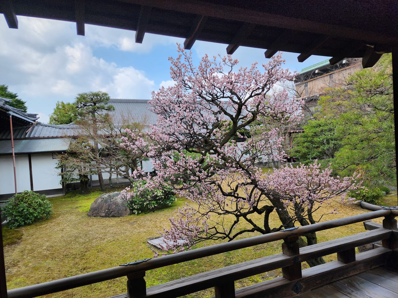 お東さん花灯路