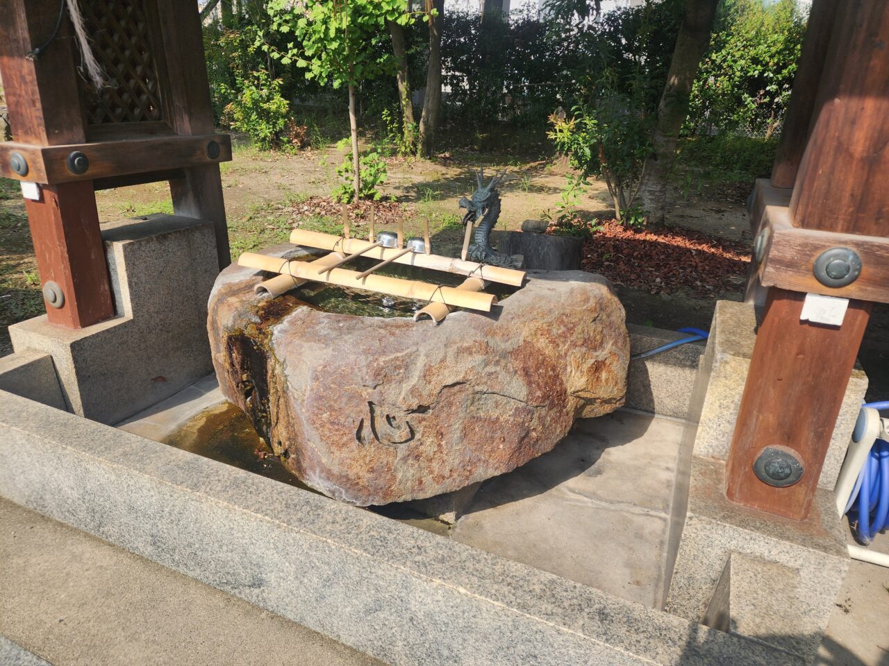 綾戸國中神社